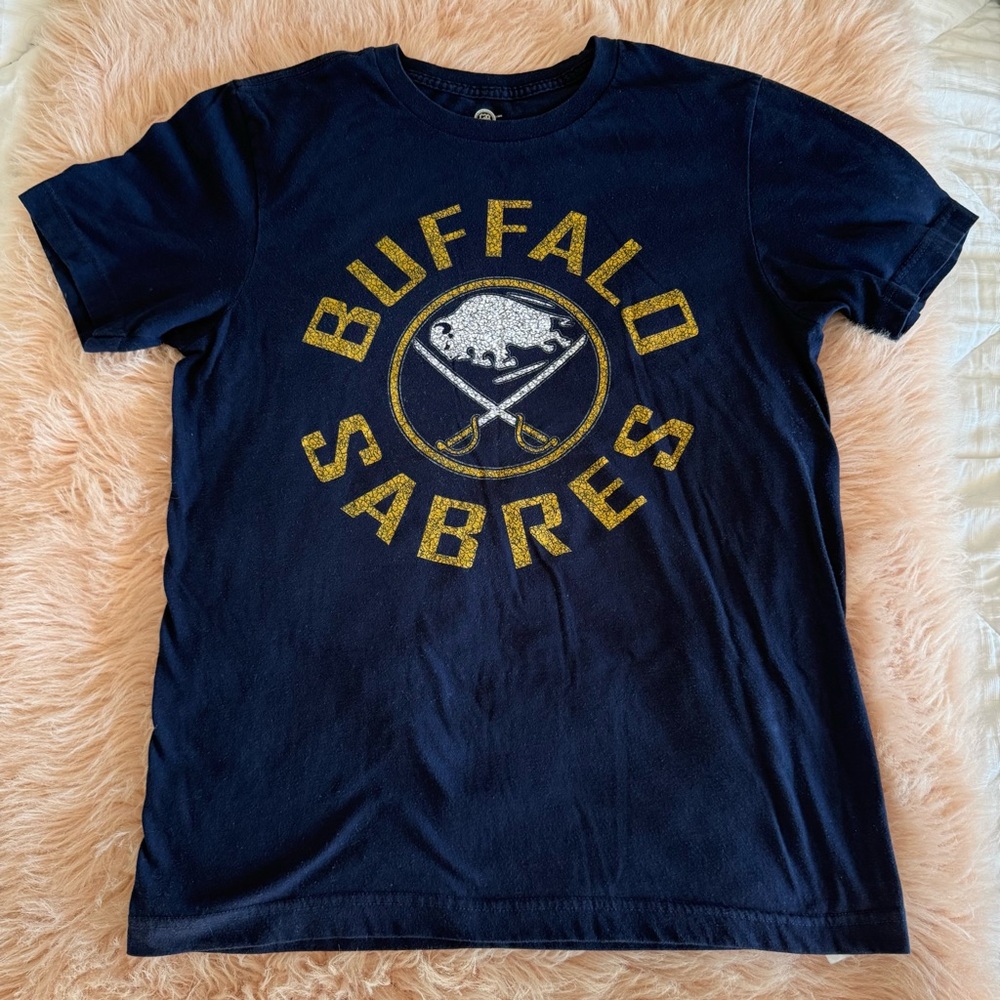 NHL Buffalo Sabres Tee. Used. Small.